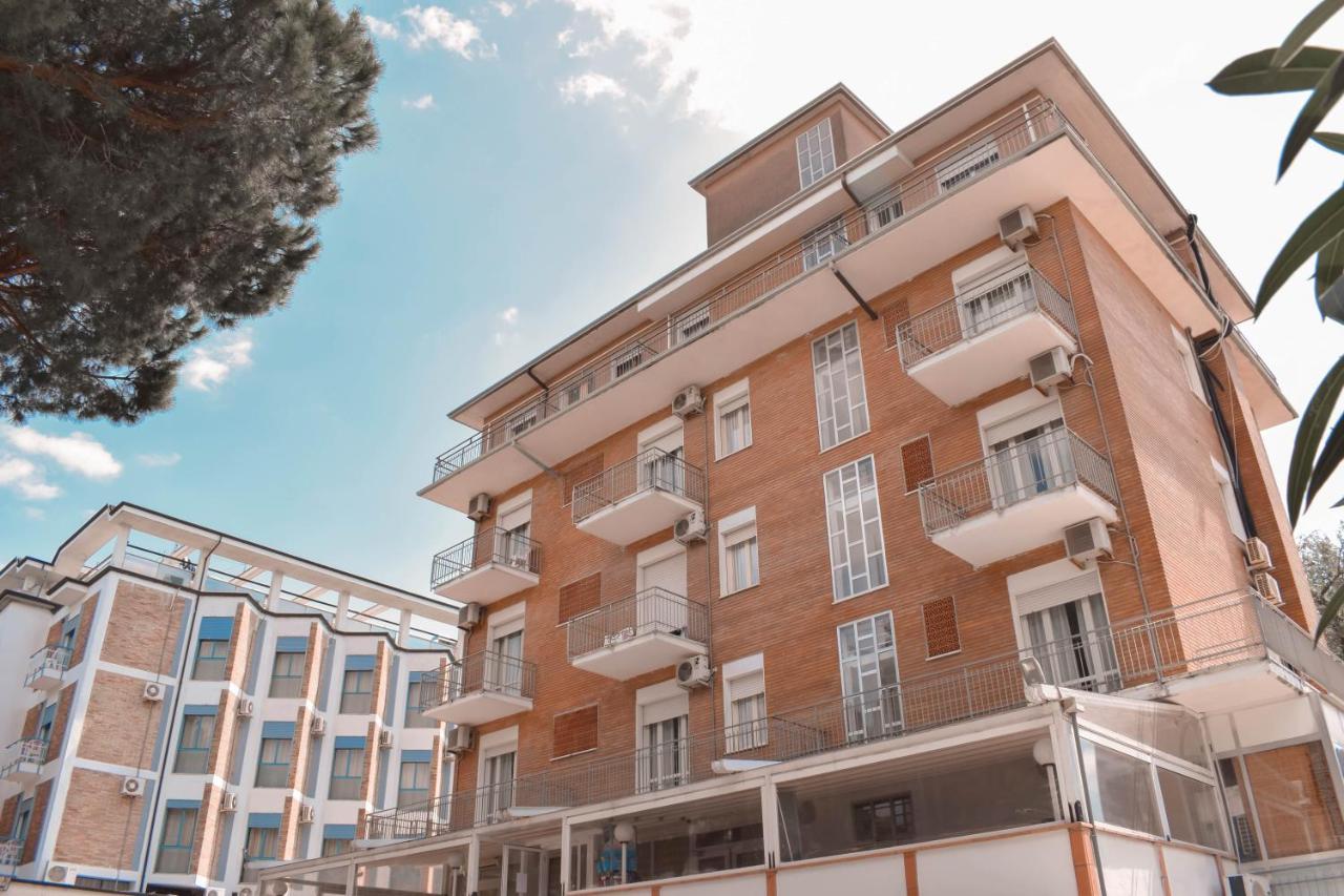 Hotel Zeus تّشيرفييا المظهر الخارجي الصورة